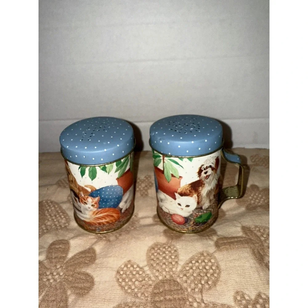 J.S.N.Y Best Friends Salt and Pepper Shaker Set, Cats and Dogs